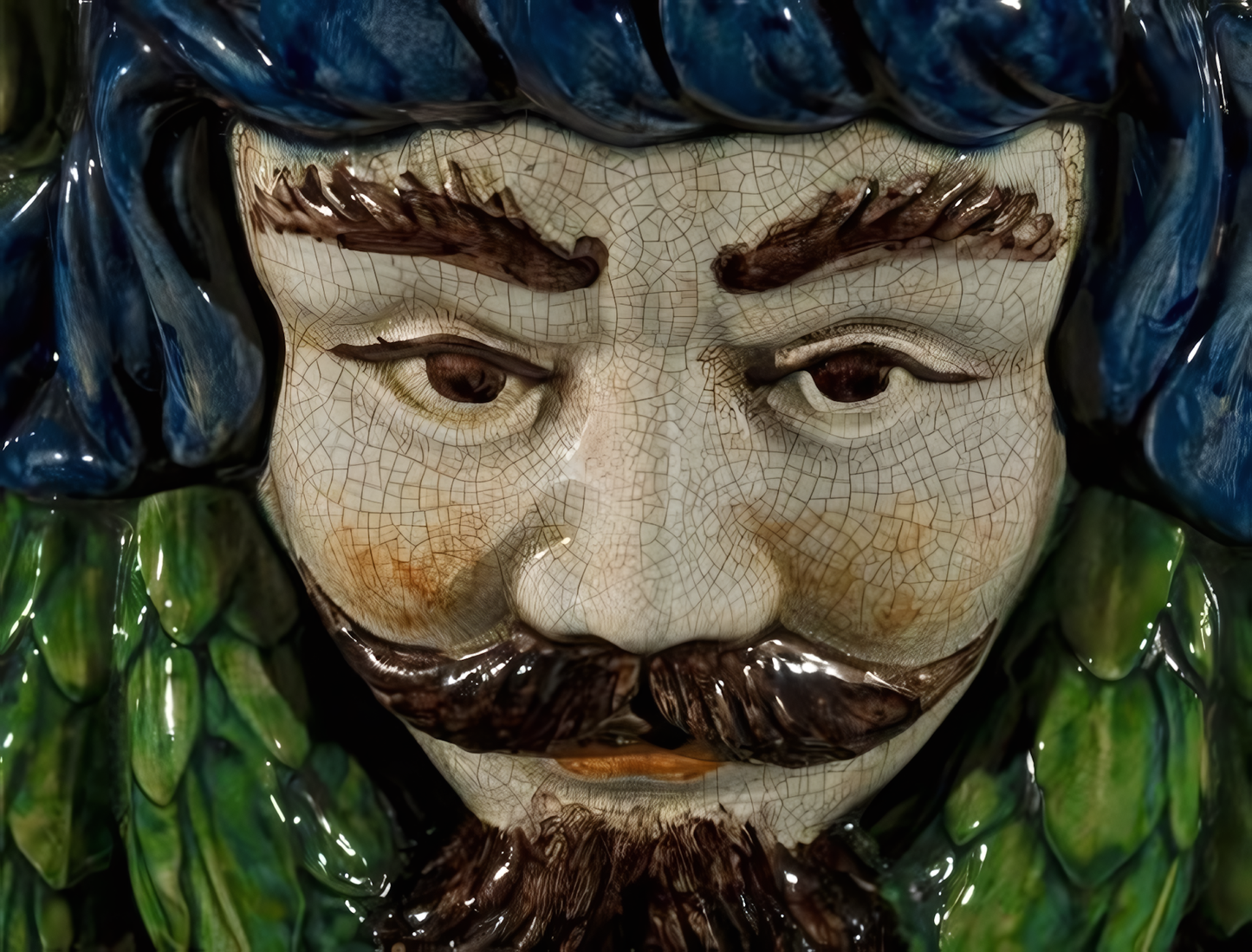 Polychrome wall head Man H 40 cm